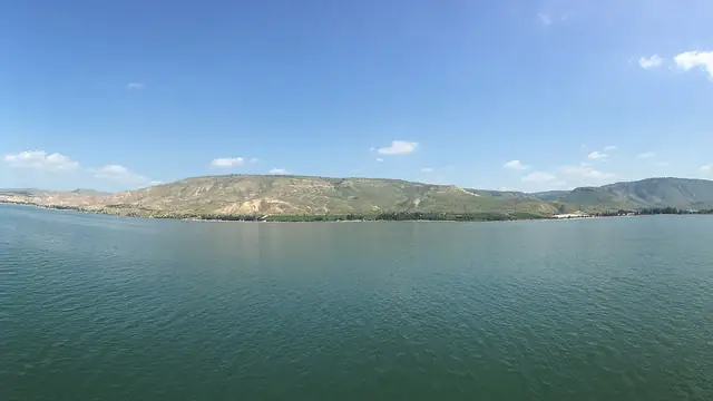 הכנרת והגבעות שמעליה